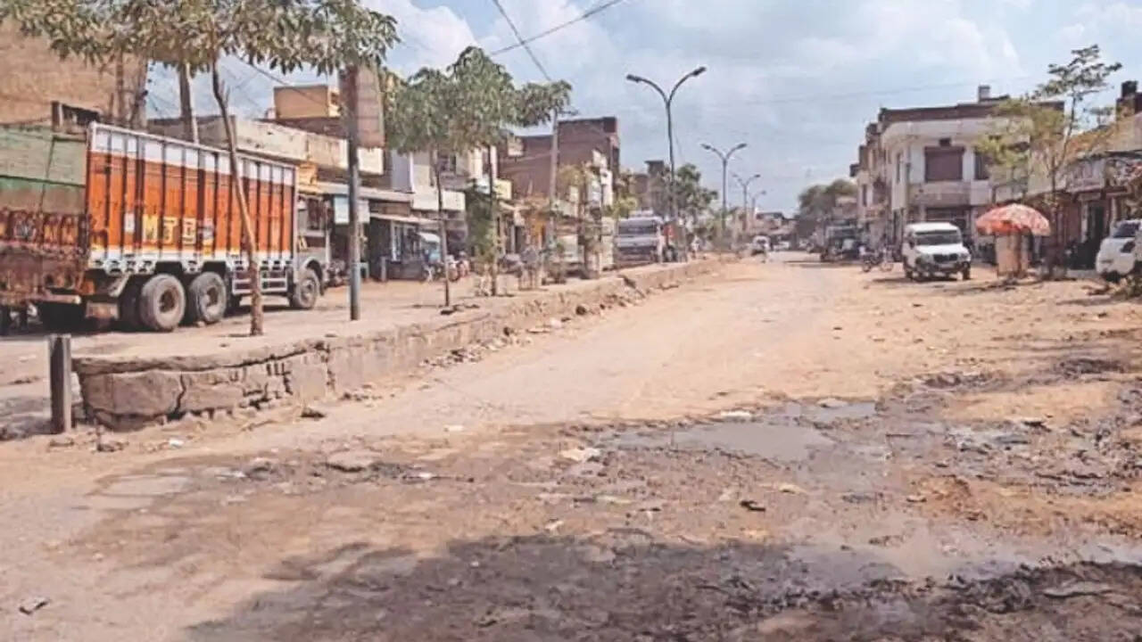 &nbsp;Sirsa News : सिरसा में सफाई के कारण बिगड़ी पूरी व्यवस्था, करोड़ों खर्च करने के बाद भी हालात खस्ता